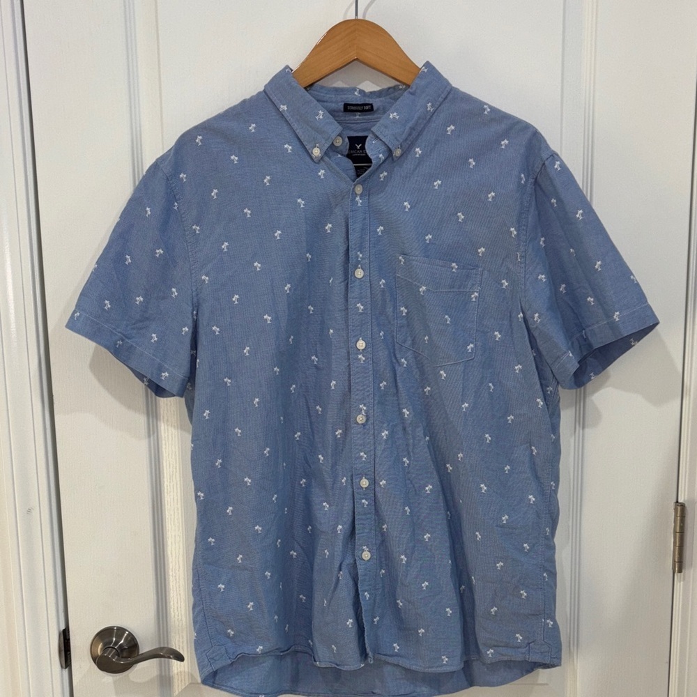 American Eagle Outfitters men's s/s  blue cotton button-down shirt w/  palms